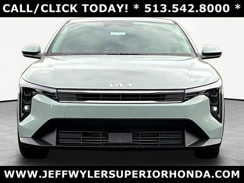 Used 2025 Kia K4 FWD image 2