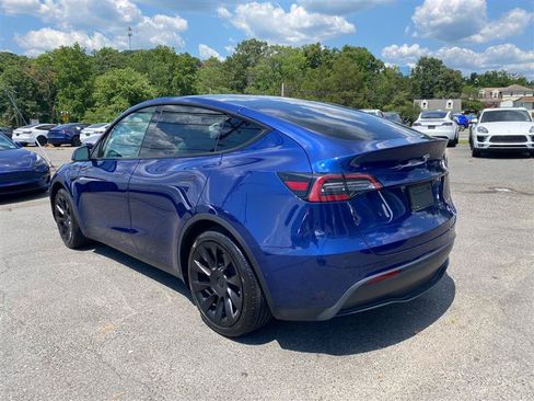Used 2024 Tesla Model Y Long Range AWD/4WD image 3
