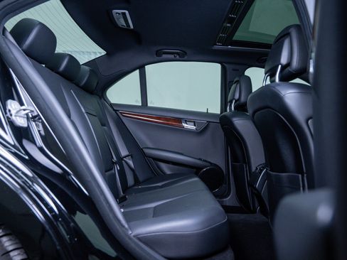 Used 2010 Mercedes-Benz C 300 4MATIC Sedan image 11