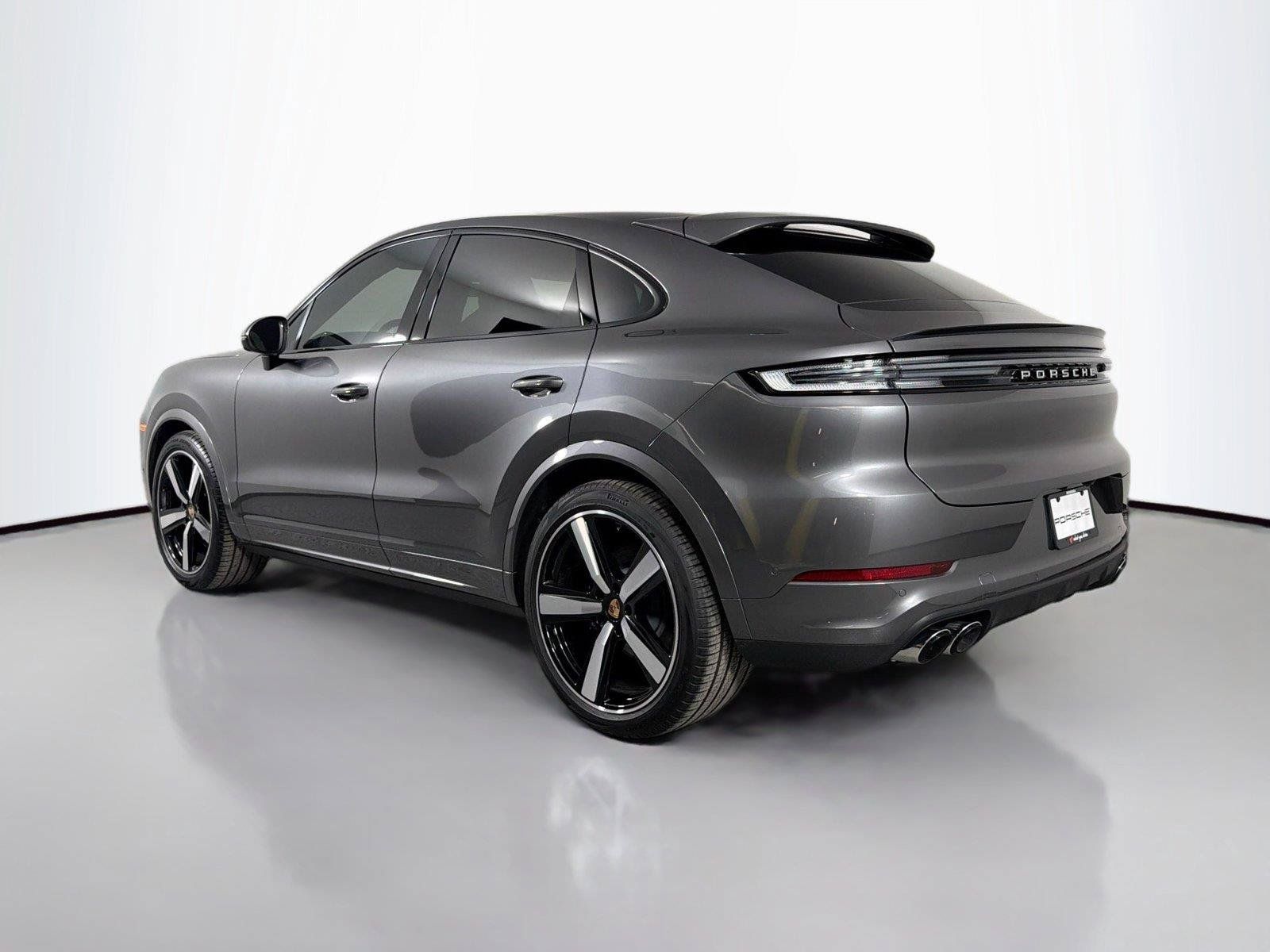Certified 2025 Porsche Cayenne Coupe AWD/4WD image 3