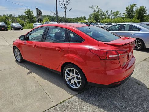 Used 2015 Ford Focus SE w/ Equipment Group 201A FWD image 6