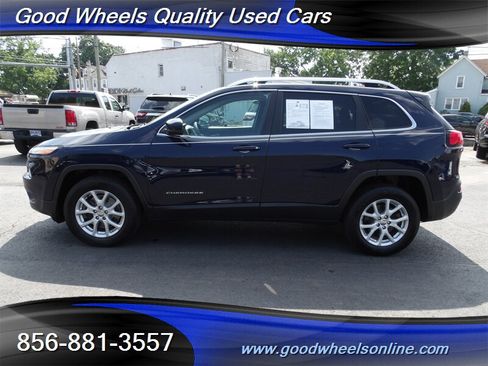 Used 2016 Jeep Cherokee Latitude w/ Cold Weather Group AWD/4WD image 8
