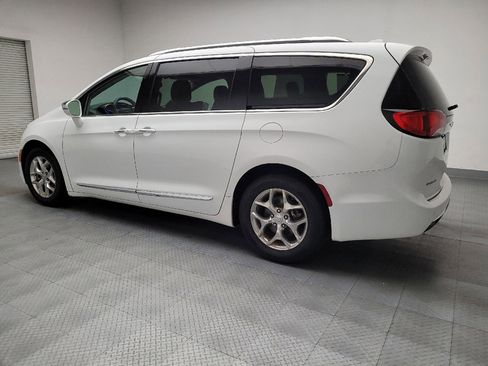 Used 2017 Chrysler Pacifica Limited w/ UConnect Theater Package image 3