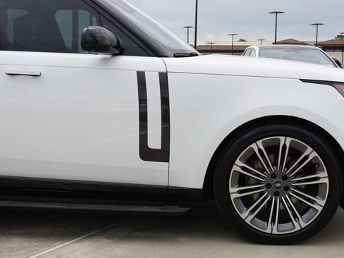 Used 2023 Land Rover Range Rover SE image 9