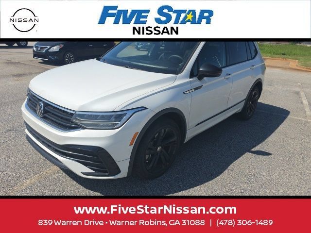 Used 2024 Volkswagen Tiguan SE R-Line FWD image 3