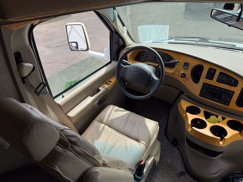 Used 2006 Ford E-450 and Econoline 450 RWD image 21