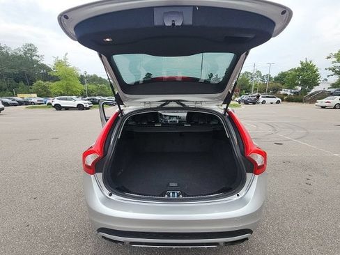 Used 2017 Volvo V60 T5 Cross Country w/ Convenience Package AWD/4WD image 15