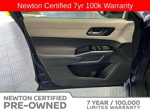 Used 2023 Nissan Pathfinder SL FWD image 42