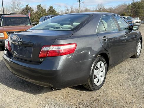 Used 2009 Toyota Camry LE image 4