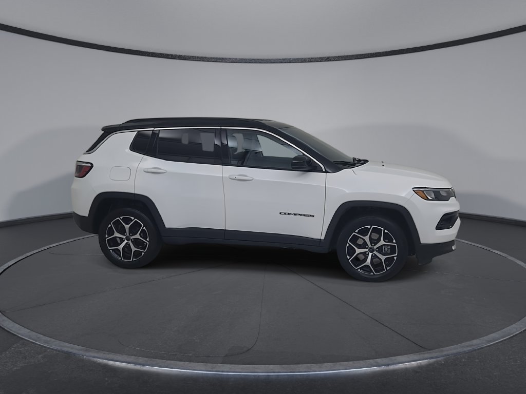 Certified 2026 Jeep Compass Limited AWD/4WD image 18