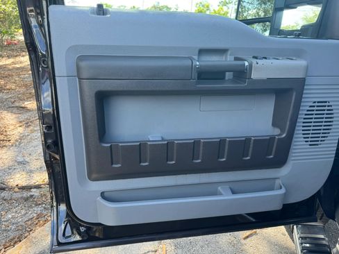 Used 2016 Ford F250 XLT w/ XLT Premium Package image 26