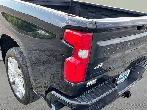 Used 2024 Chevrolet Silverado 1500 High Country w/ Technology Package AWD/4WD image 27