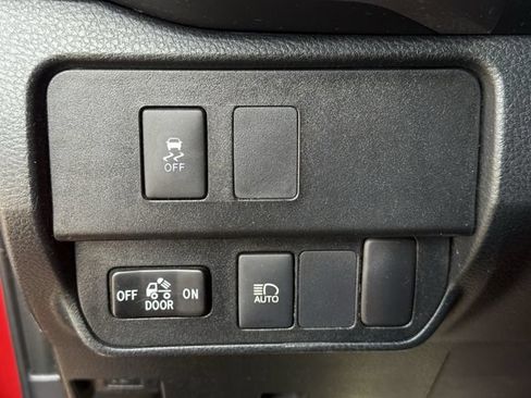 Used 2021 Toyota Tacoma SR5 RWD image 23