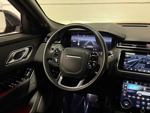 Used 2019 Land Rover Range Rover Velar R-Dynamic SE image 25