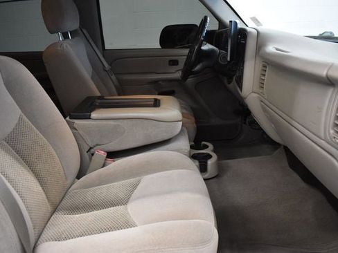 Used 2005 Chevrolet Silverado 3500 LS w/ Heavy-Duty Power Package AWD/4WD image 18