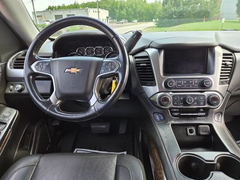 Used 2019 Chevrolet Suburban LT AWD/4WD image 16
