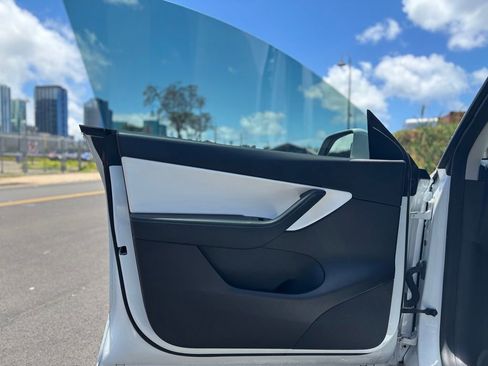 Used 2022 Tesla Model Y Performance AWD/4WD image 12