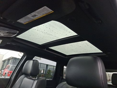 Used 2019 Jeep Grand Cherokee Limited w/ Luxury Group II image 16