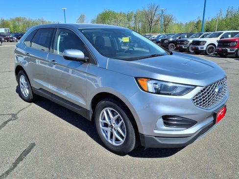 Certified 2023 Ford Edge SEL image 8