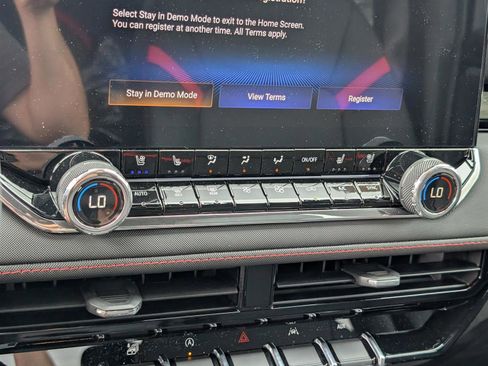 New 2025 Chevrolet Colorado Z71 w/ Technology Package image 22