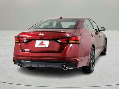 Used 2024 Nissan Altima 2.5 SR FWD image 4