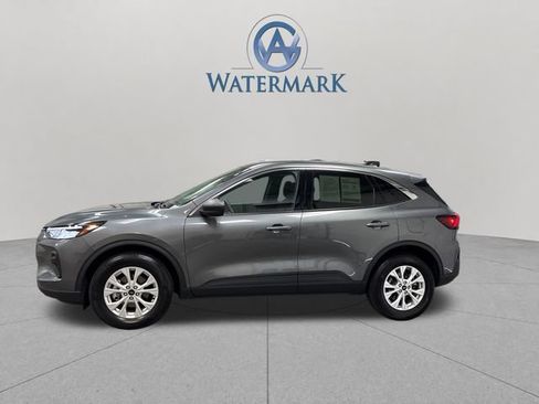 Used 2023 Ford Escape Active AWD/4WD image 2