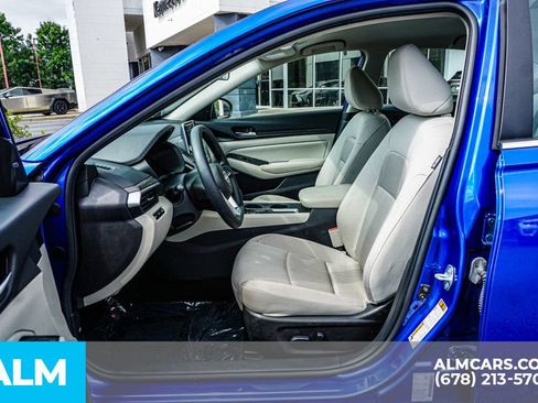 Used 2025 Nissan Altima 2.5 SV FWD image 19