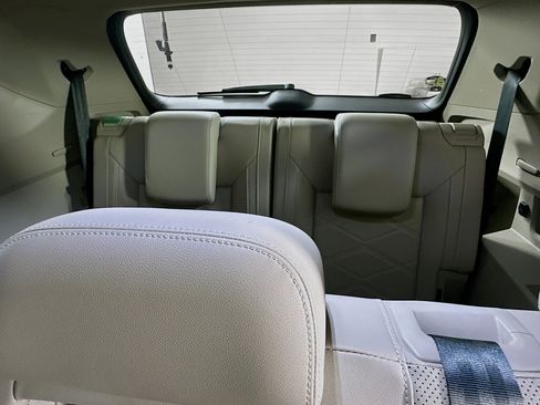 Used 2024 Volkswagen Atlas SE w/ Panoramic Sunroof Package image 29