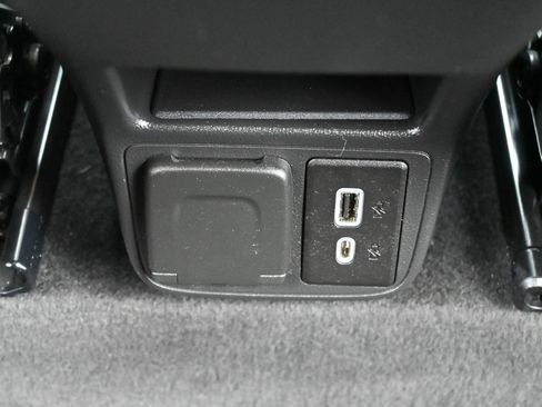 Used 2023 Chevrolet TrailBlazer RS w/ Sun and Liftgate Package FWD image 41