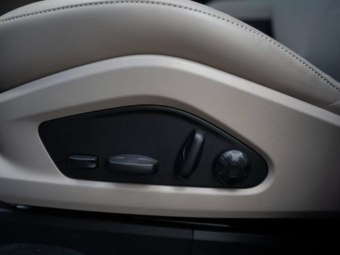 Certified 2024 Porsche Macan Turbo Electric AWD/4WD image 19