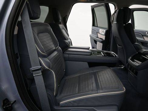 Used 2022 Lincoln Navigator Black Label image 19