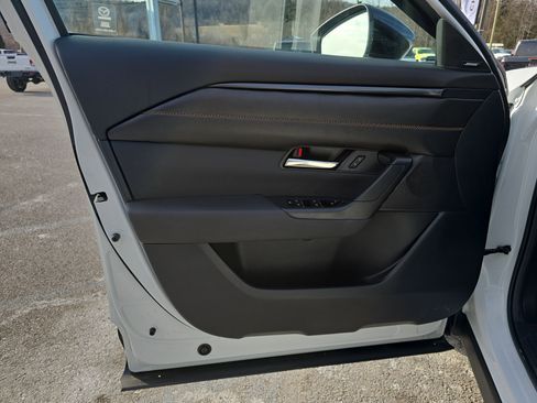 Used 2024 MAZDA CX-50 AWD 2.5 S w/ Cargo Package image 17