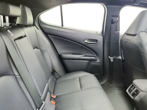 Used 2019 Lexus UX 200 FWD image 24