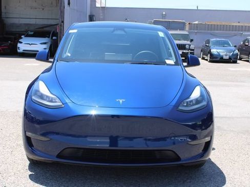 Used 2023 Tesla Model Y Long Range AWD/4WD image 2