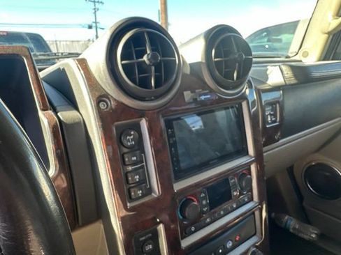 Used 2003 HUMMER H2 w/ Preferred Equipment Group AWD/4WD image 18