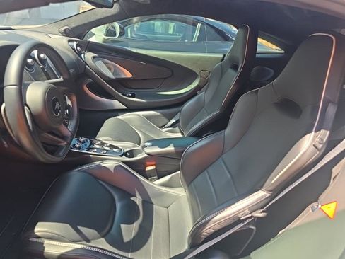 Used 2023 McLaren GT image 4