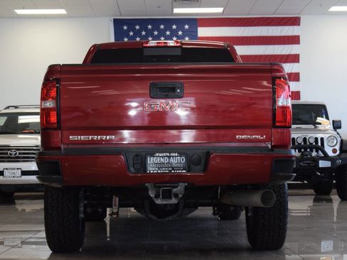 Used 2018 GMC Sierra 2500 Denali w/ Duramax Plus Package AWD/4WD image 28