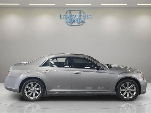 Used 2013 Chrysler 300 S image 6