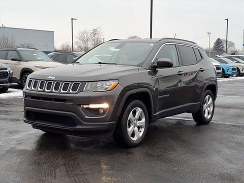 Used 2018 Jeep Compass Latitude w/ Popular Equipment Group image 5