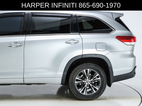 Used 2018 Toyota Highlander LE image 4