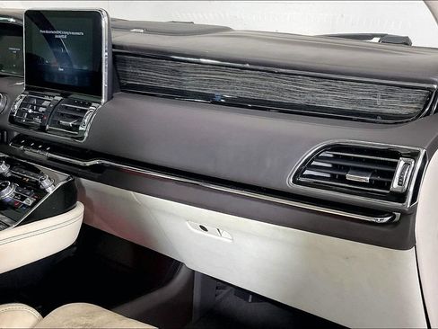 Used 2020 Lincoln Navigator Black Label AWD/4WD image 17