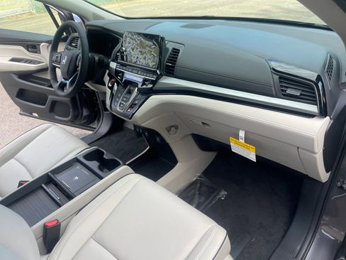 New 2026 Honda Odyssey Touring image 30