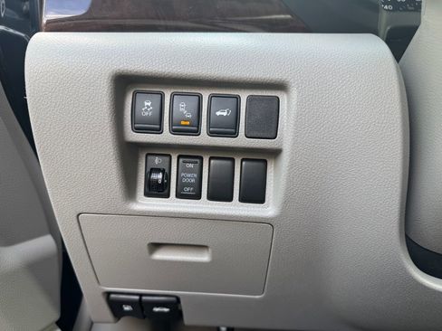 Used 2013 Nissan Quest LE image 17