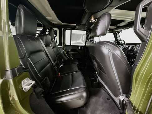 Used 2021 Jeep Wrangler Unlimited Sahara AWD/4WD image 32