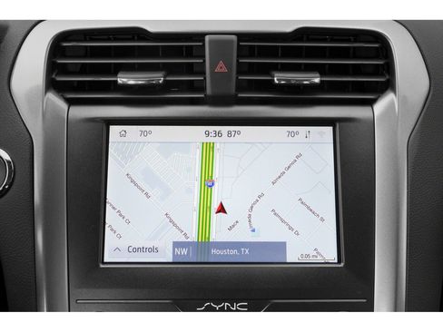 Used 2020 Ford Fusion SEL FWD image 16