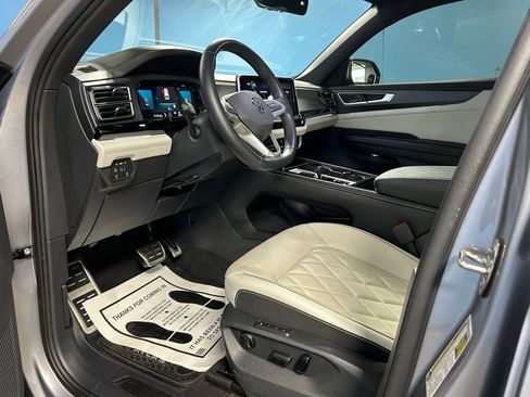 Used 2024 Volkswagen Atlas Cross Sport SEL Premium R-Line AWD/4WD image 13