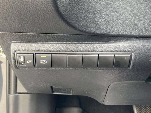 Used 2023 Toyota Corolla LE w/ LE Convenience Package FWD image 27
