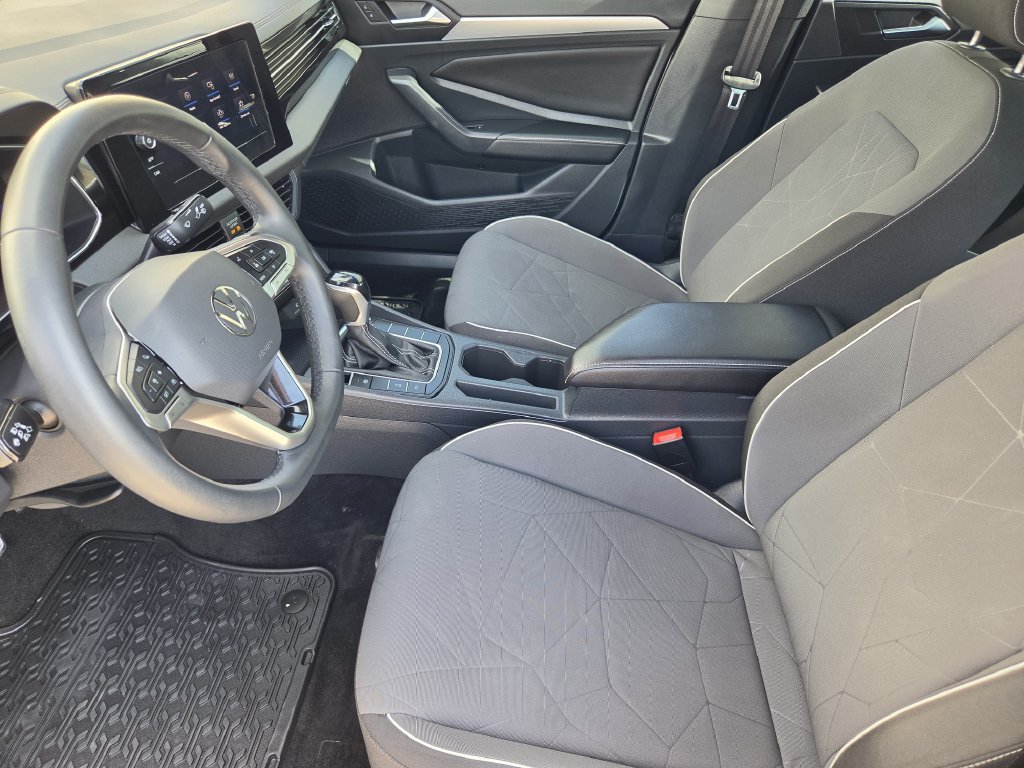 Used 2026 Volkswagen Jetta Sport FWD image 11