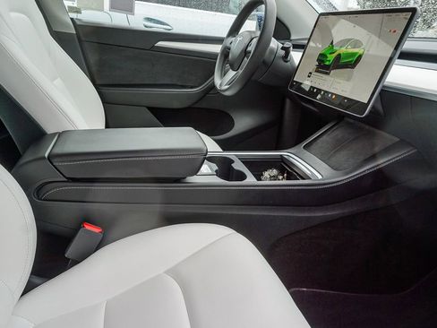 Used 2022 Tesla Model Y Performance AWD/4WD image 11