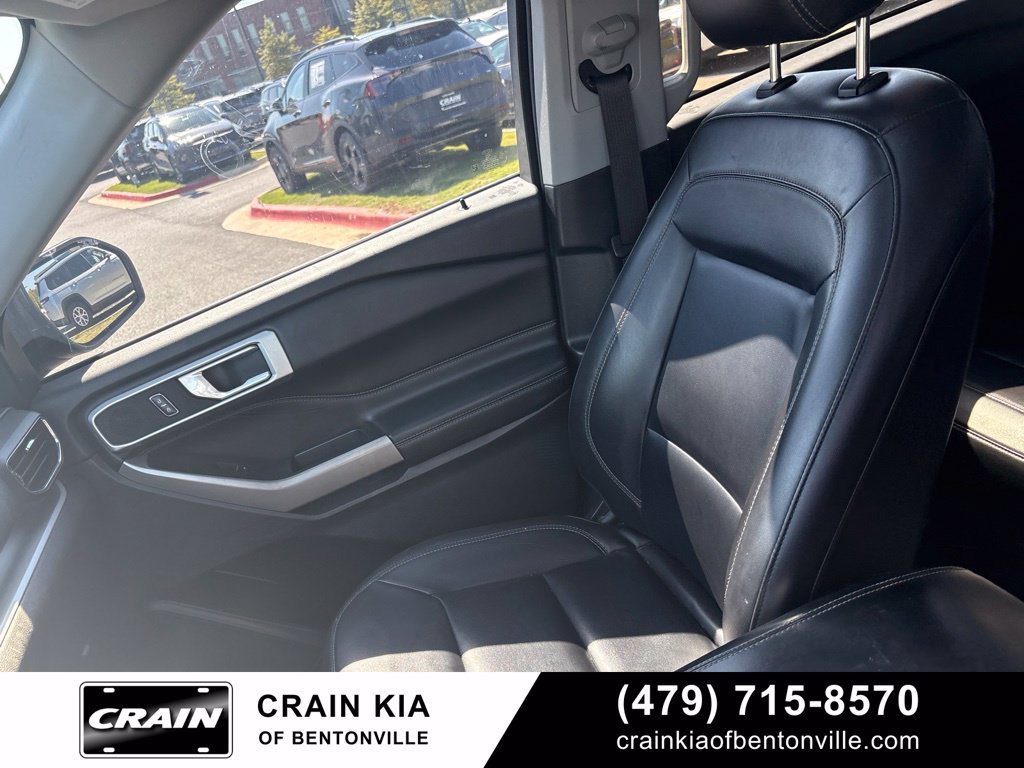 Used 2022 Ford Explorer XLT w/ Equipment Group 202A AWD/4WD image 11